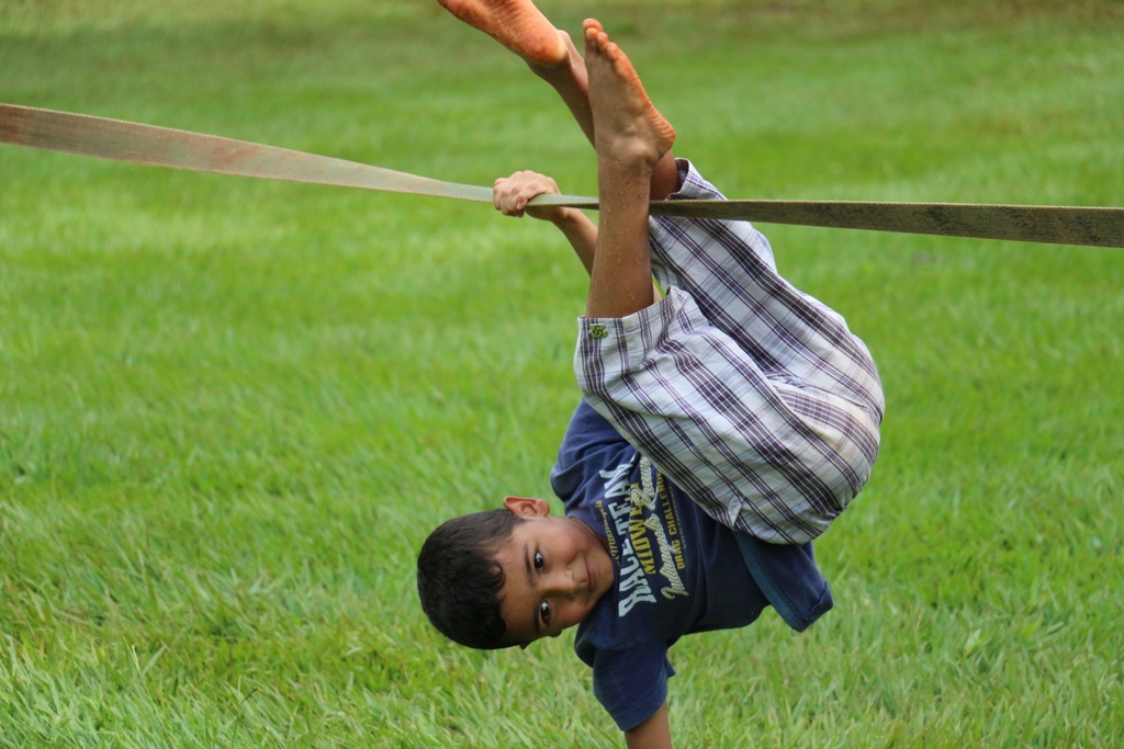 Criança Slack Line Poção Brotas